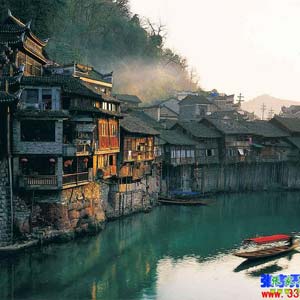 時尚商務C線：張家界、天門山、鳳凰古城四日游